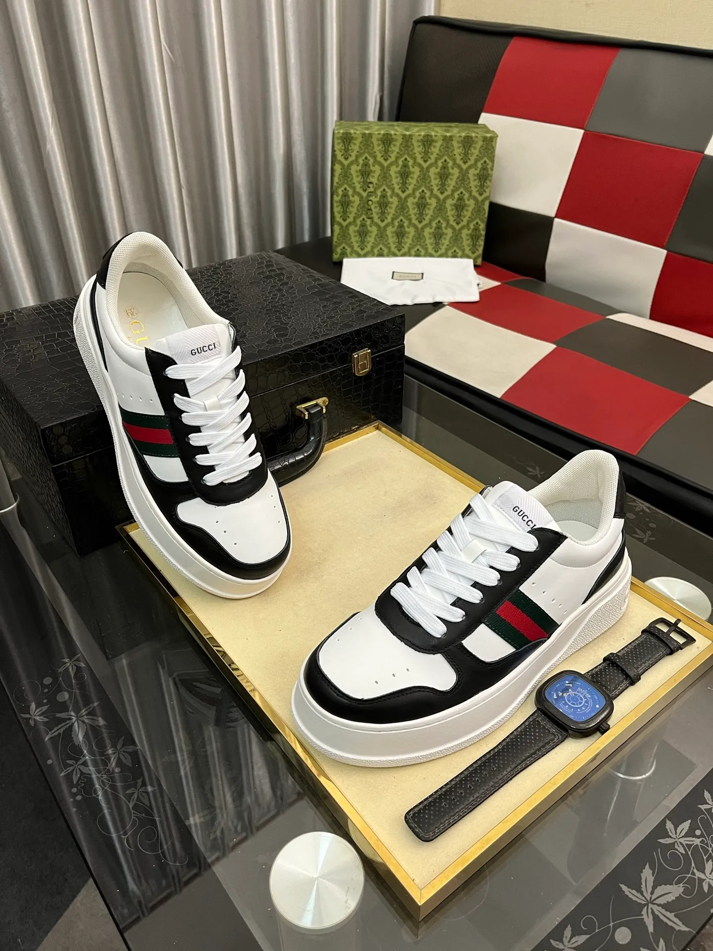 Men's Men's Shoes💰: 380⌚️⌚️[GUCCI] Gucci men's latest white shoe series casual shoes! The official website is built 1:1. Upper: Made of imported cowhide, with electric embroidery ➕Inner lining: Made of high-quality first-layer pigskin, soft and comfortable. Picky material selection and exquisite workmanship give you the best enjoyment. Size: 38-444️⃣Colors available